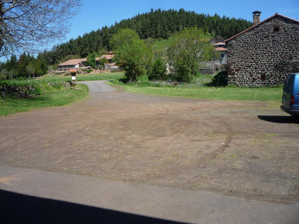 Le Gite Du Velay Bains Exterior photo