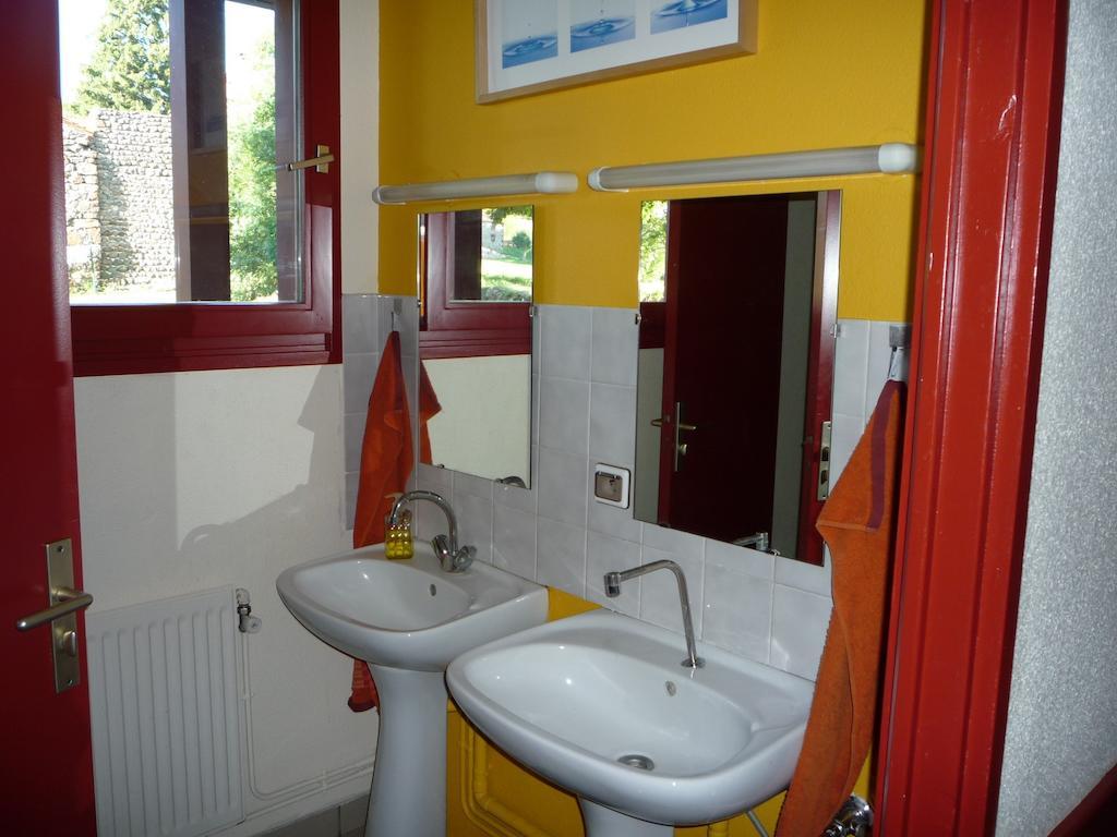 Le Gite Du Velay Bains Exterior photo